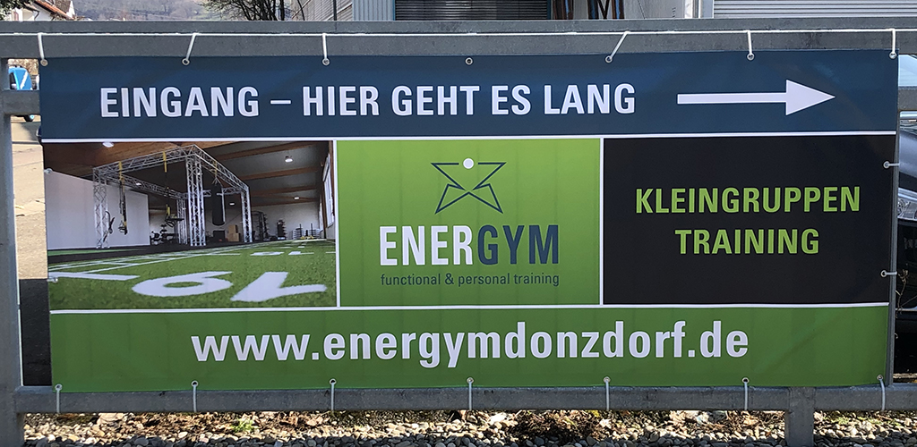 Read more about the article ENERGYM-Outdoor-Banner-Einfahrt